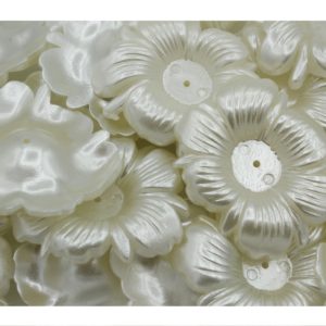 40 x 35mm - Pearl Flower Base