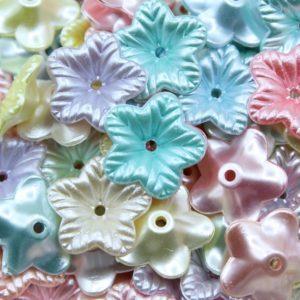 Flower - 18mm - Pearlised Mix