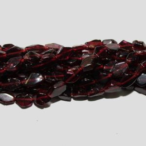 Garnet - 6mm Flat Diamond - 40cm Strand