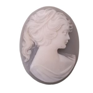 Cameo - 30 x 40mm - Oval - Wedgewood / White